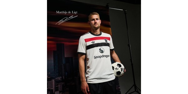 De Ligt tar farvel med Bayern og ønsker en ny verden velkommen i Manchester United De Ligt tar farvel med Bayern og ønsker en ny verden velkommen i Manchester United